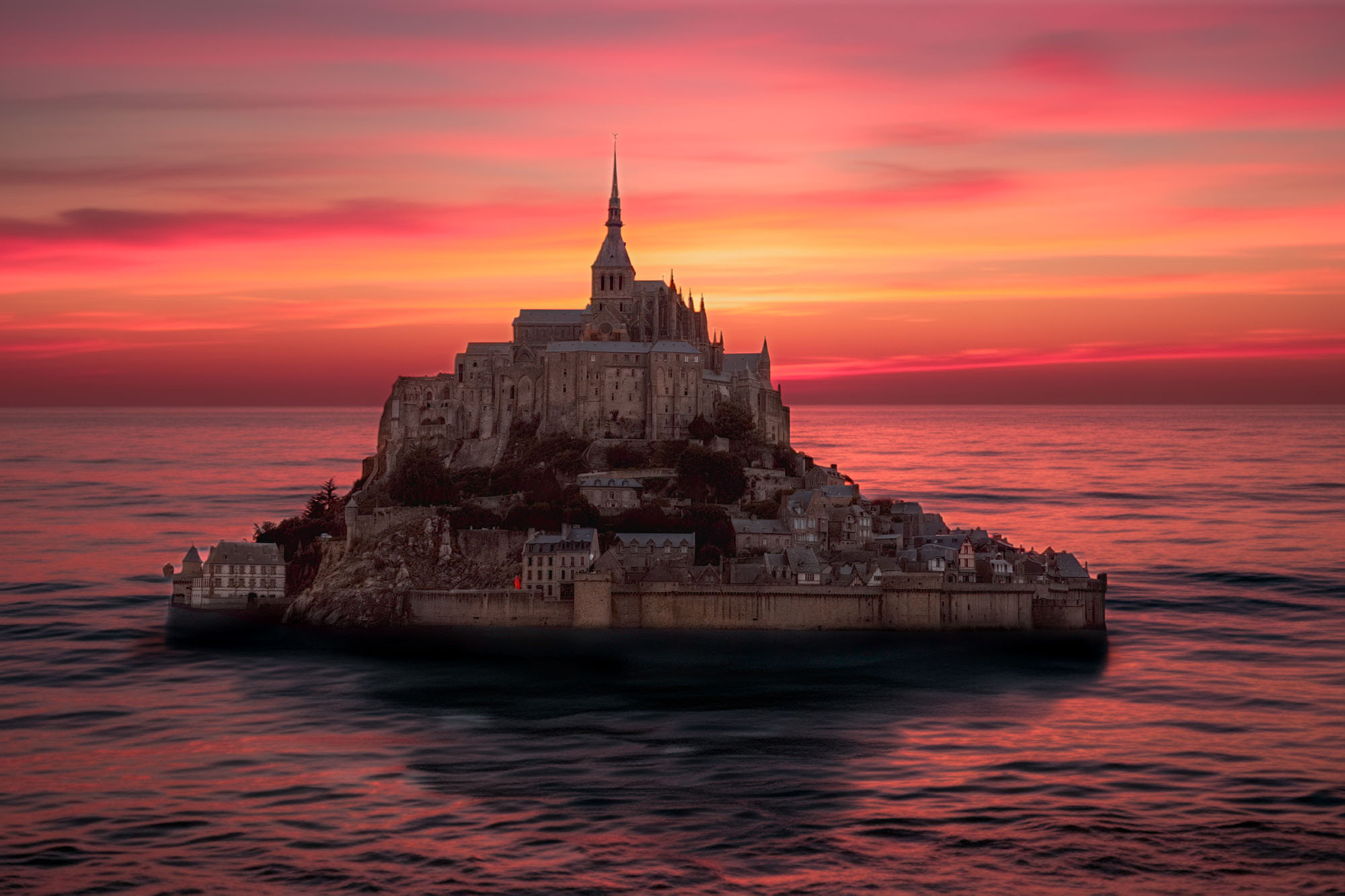 Vista al tramonto con alta marea